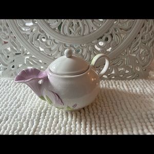 Shabby Chic Vintage Adorable Teapot 🌸